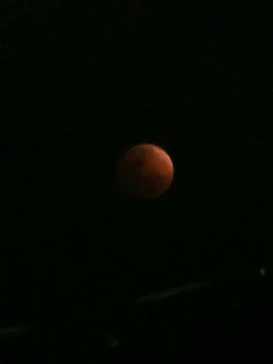Solar Eclipse Rising BLOOD MOON RISING LOOK: These images capture the rise of the total ...
