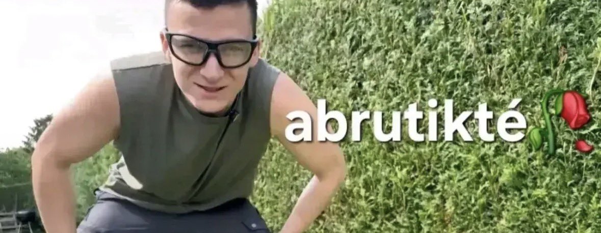 redeathy tweet media