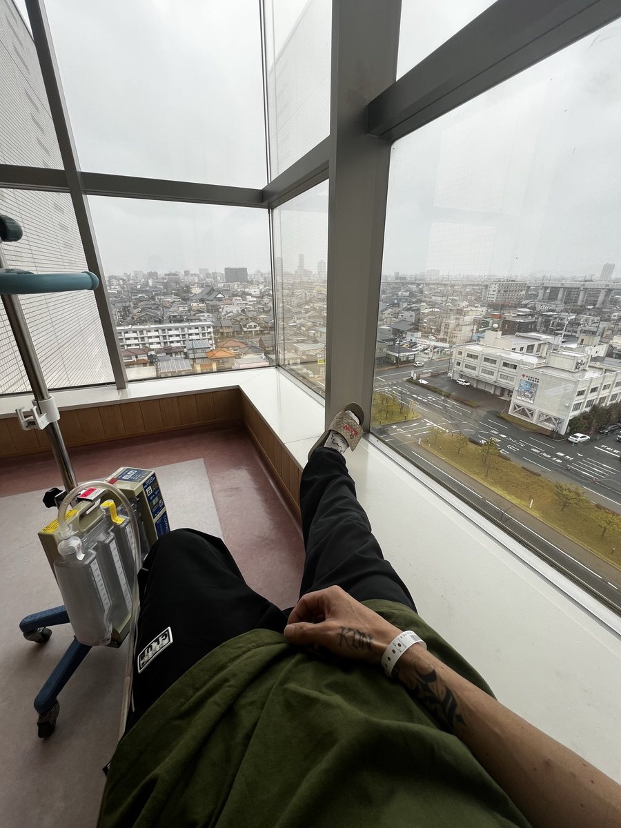 DirtyKon's tweet photo. 38年間、健康に過ごしてきたけど、
今年入って2度目の入院🏥
人生わからんね〜 https://t.co/ET9e8GnaEA