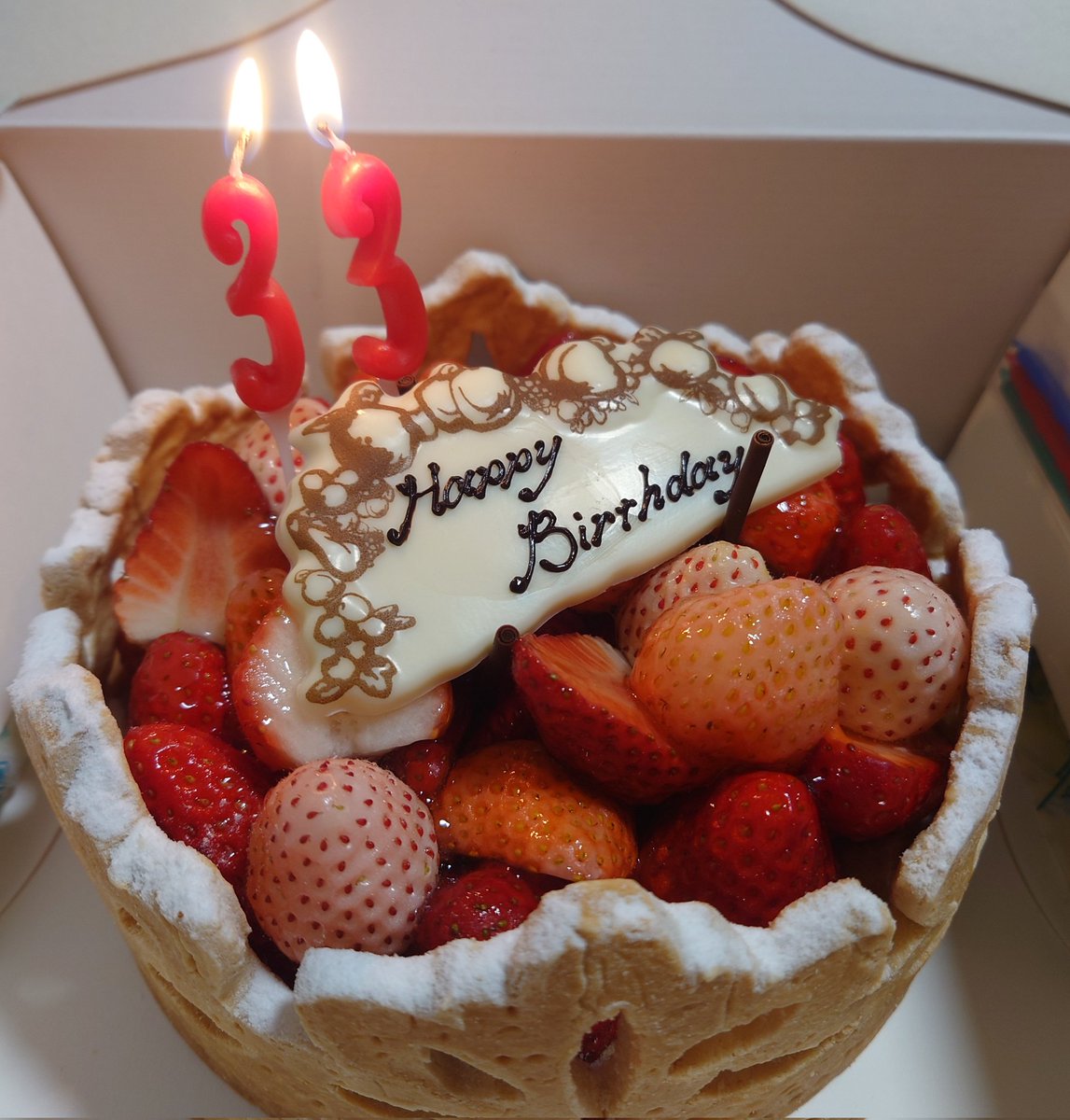 この歳になってケーキにロウソク立ててもらえると思ってなかったけど良いお誕生日でした。