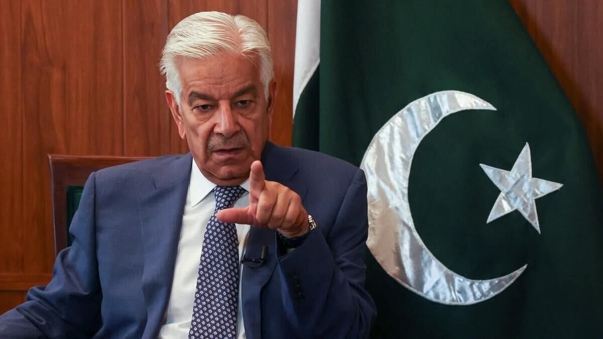SomGlobalNet's tweet photo. Wasiirka Difaaca Pakistan Khawaja Asif:

"Khatarta aadnuhu waa YHD, laga soo bilaabo asaaskii Israa|l ee dhulka Falastiin ilaa maanta, masiibo kasta oo Islaamka ku dhacday gacan toos ah ama mid dadban ayey ku leeyihiin YH.... waxay maamulaan dhaqaalaha adduunka, https://t.co/UmFPcMasRH