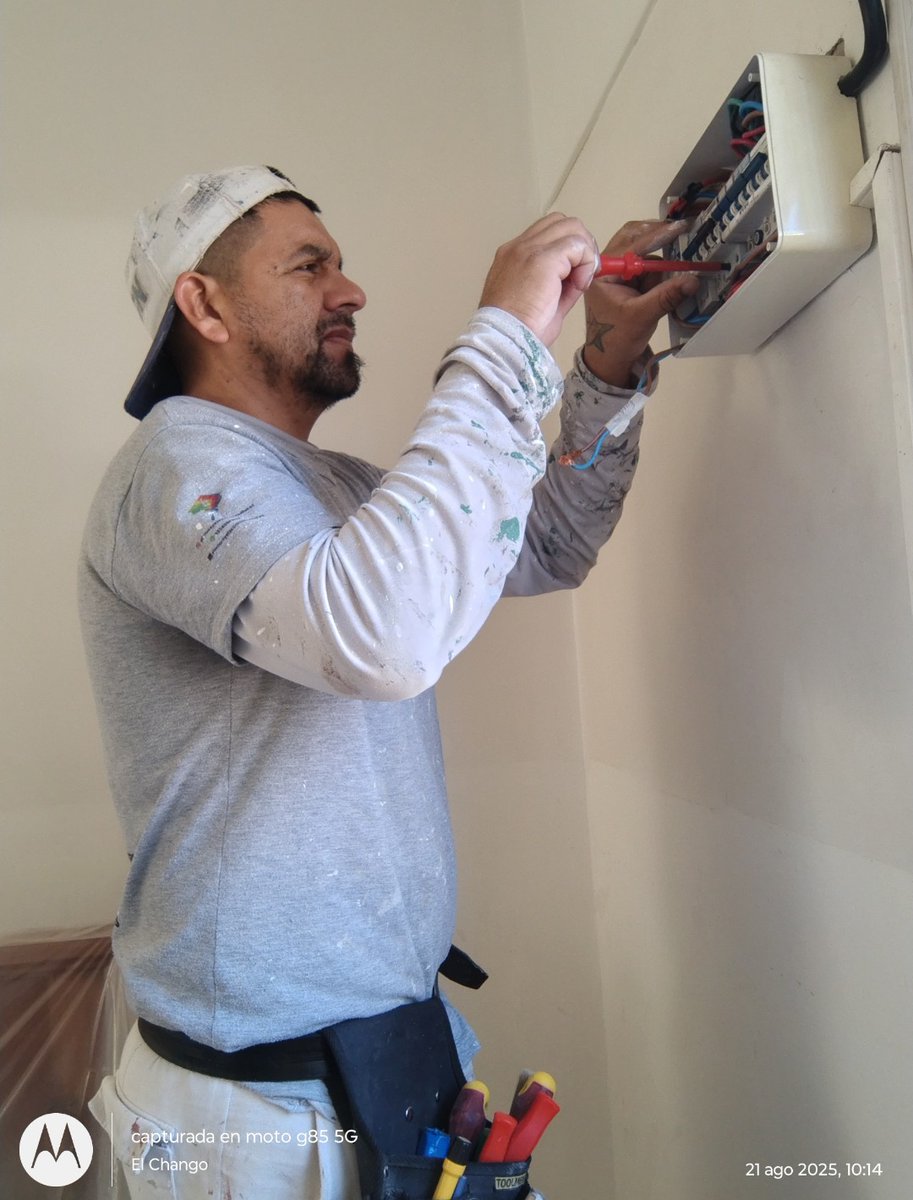 LucasEver22's tweet photo. Quien Pueda Dar una mano Compartiendo este Post se Agradece. Hacemos todo tipo d #Pintura.
#electricidad & colocación de #Durlock
WhatsApp 1134205943 https://t.co/5AnXcjZ88P