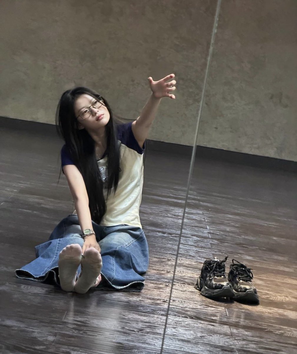 littlemuzikb2's tweet photo. เริ่ดเลยล่ะ ดาราสาวชีใช้อะไรถ่ายรูปนี้นะ 55555555555555555555 https://t.co/JElmxIY5zP