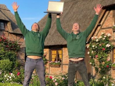 Curlheinz tweet media