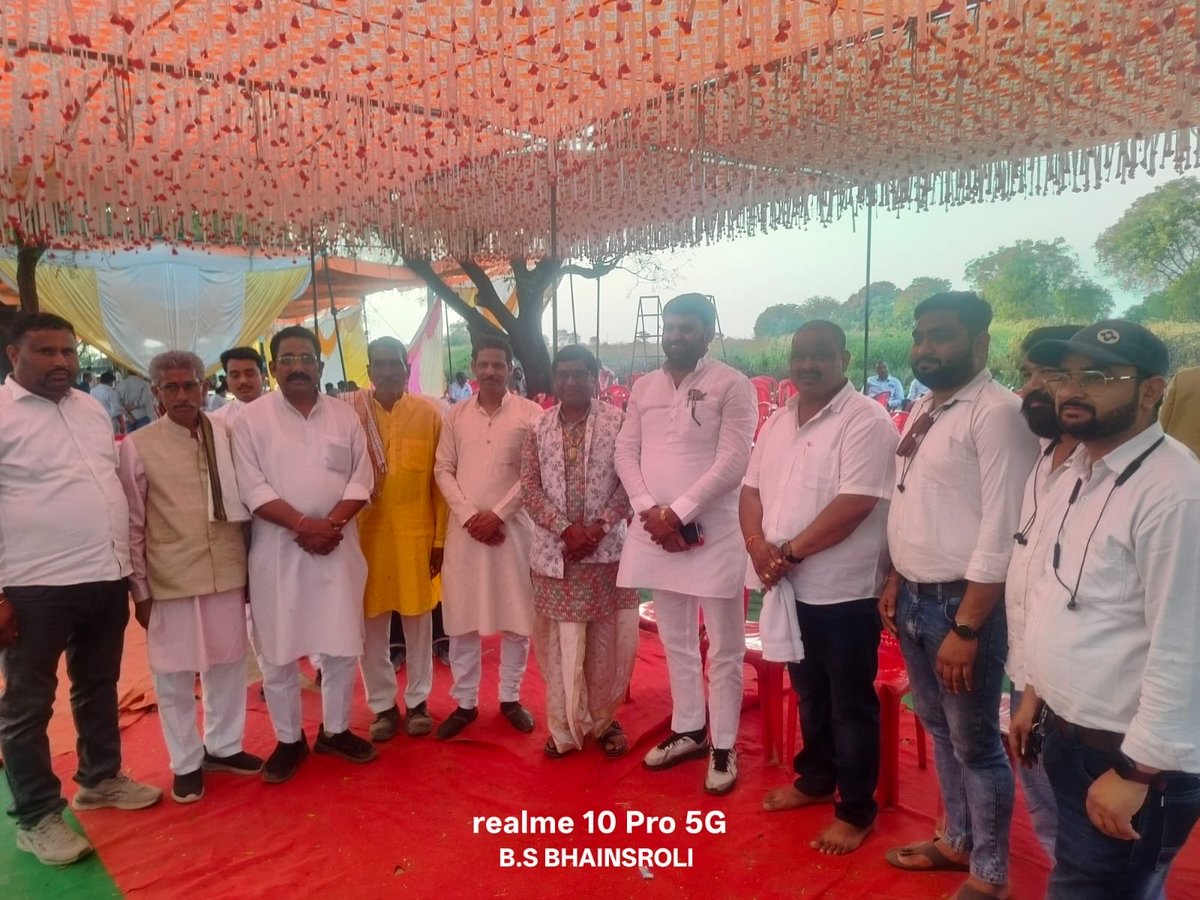 कल ग्राम तोर तिलावली में पूर्व विधायक श्री सत्यपाल सिंह सिकरवार (नीटू) जी के ताऊजी श्री मान सिंह सिकरवार जी के तेरवी में सम्मिलित हुए