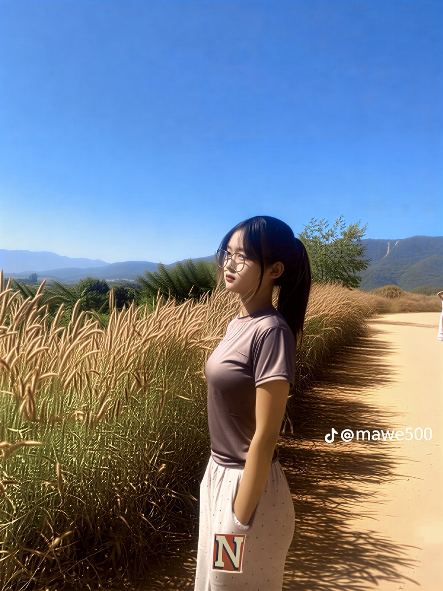 zayarsoe2022's tweet photo. ကောင်းလိုက်တာ မင်းဟာကြီးကမမဟာထဲအဆုံးထိ မြု-ပ်နေပြီကွာ..လှုပ်ဦးဘယ်ညာလှုပ်းးးး https://t.co/LQiPRIh5hr