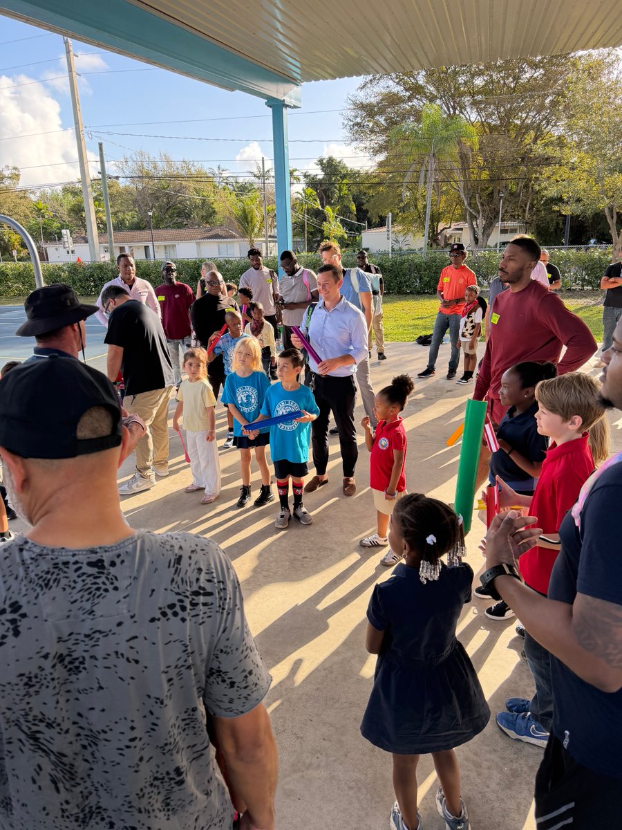 Great way to start the day! Father’s in Education. One community. One vision. 

⁦<a href="/MDCPS/">Miami-Dade Schools</a>⁩ ⁦<a href="/SuptDotres/">Jose L. Dotres, Ed.D.</a>⁩ ⁦<a href="/MjLewis13/">Michael A. Lewis, Ed.D.</a>⁩ ⁦<a href="/MsSwainCRO/">MsSwain_CRO</a>⁩ 
#YourBestChoiceMDCPS