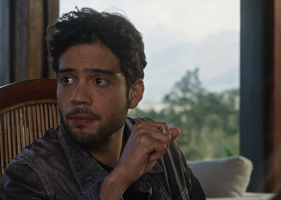 PasdeGavilanes's tweet photo. #PasiónDeGavilanes2 #PDG48 Demetrio se hará cargo de la casa de doña Gabriela hasta que ella regrese del hospital. https://t.co/h4nfM8DIyV