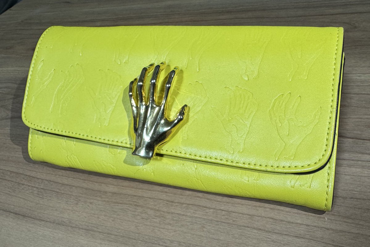 今更なんですが、サンプルセールで惹きずり込まれる運命のレザー