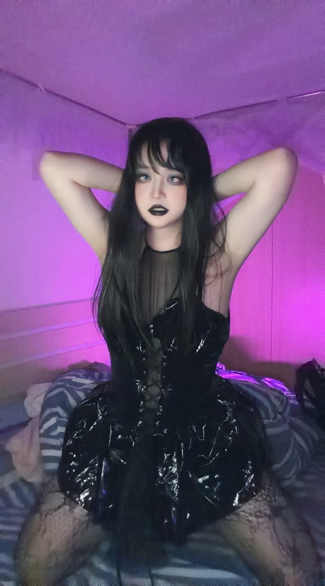 伪娘每日大赛 tweet media