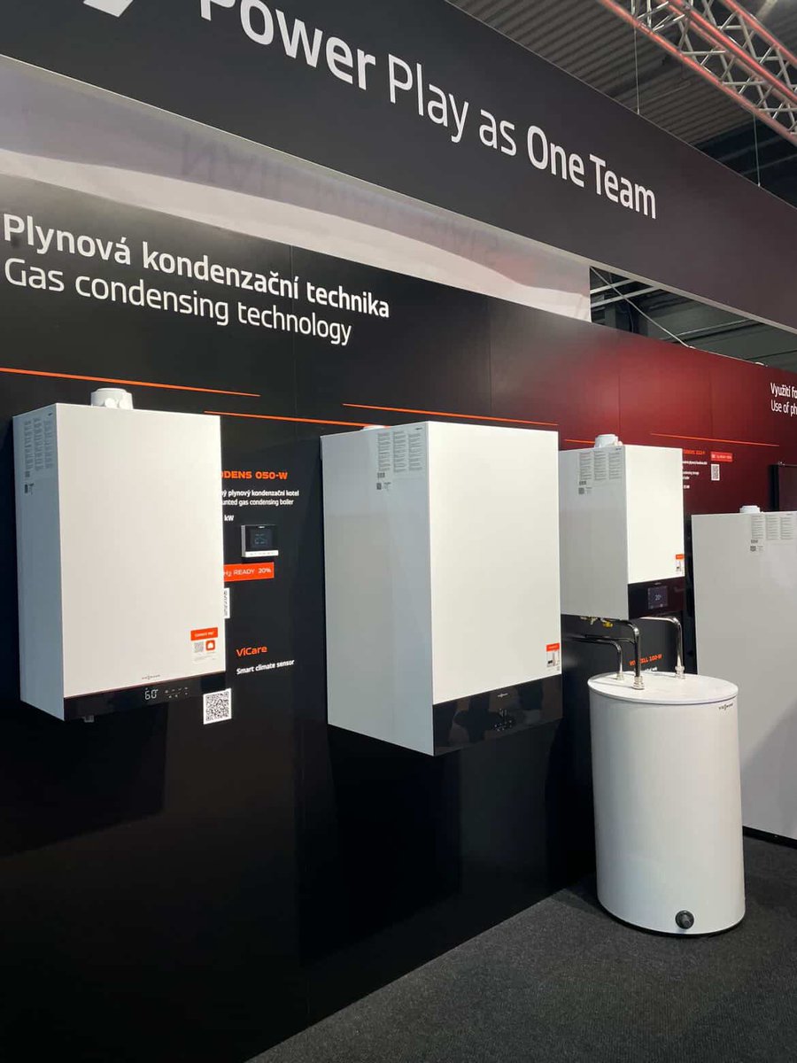 KosemoMoravia's tweet photo. Kosemo na návštěvě aquatherm výstaviště Praha stánek Viessmann🔥
#plyn #heating #montazkotle #ingeneering #water #wolf #kotle #cisteni #udrzba #plynovekotle #vytapeni #thermona #junkers #buderus #viessmann #destila #plynovákotelna #dedietrich #kosemo #rekonstrukce #viadrus https://t.co/UwuAivPB43