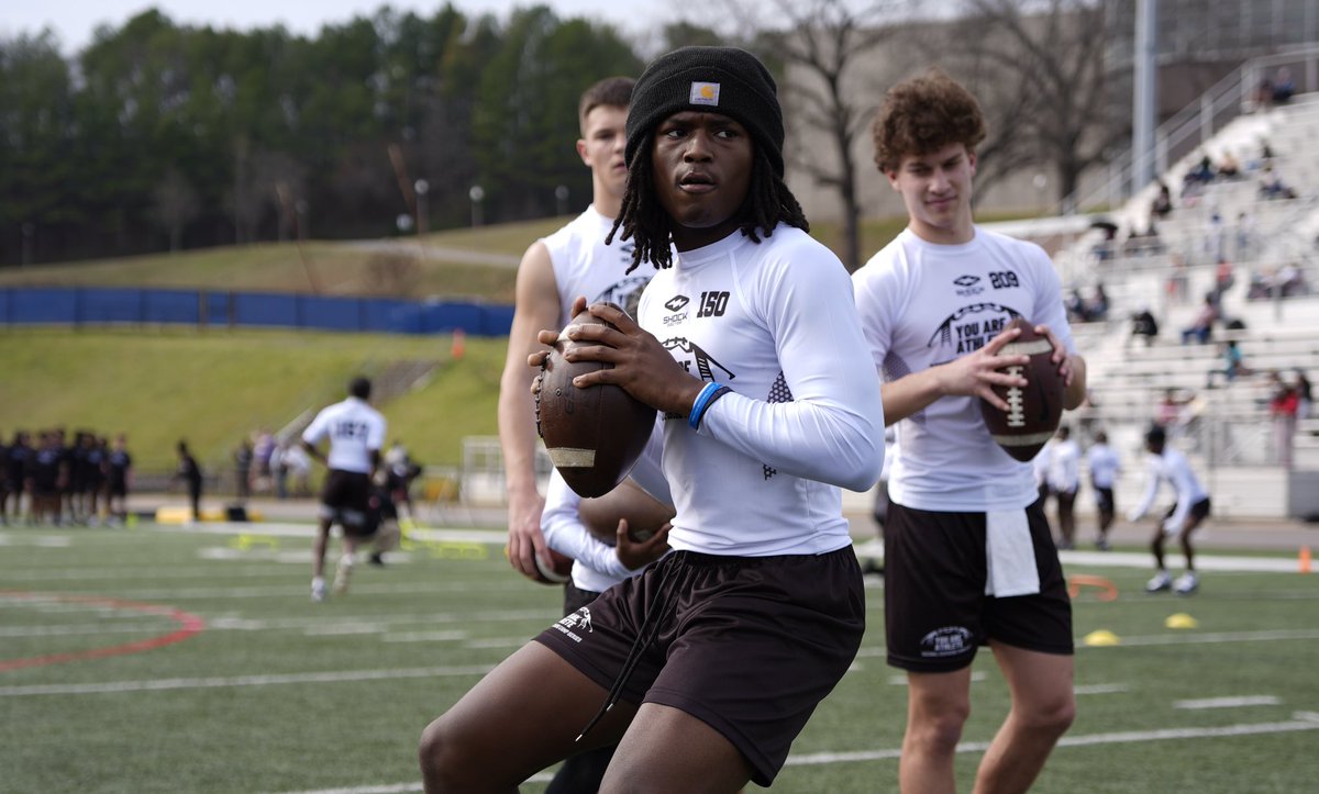 youareathlete's tweet photo. 2027 QB Elijah Fudge (@ElijahFudge0) out of Spencer HS (GA.) 

“Displays vertical juice w/ solid velocity in short-to-intermediate situations. Knows how &amp; when to vary zip &amp; does so with good creativity.” - @BHoward_11 https://t.co/BznyCUyt2x