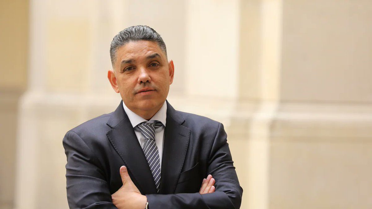 Capturan a un escolta del esquema de seguridad del secretario general de la Cámara, Jaime Luis Lacouture.

El hombre, Luis Alfredo Acuña, se movilizaba en un Toyota Corolla con 145 millones de pesos en efectivo y propaganda política del candidato al Senado Daniel Restrepo, del