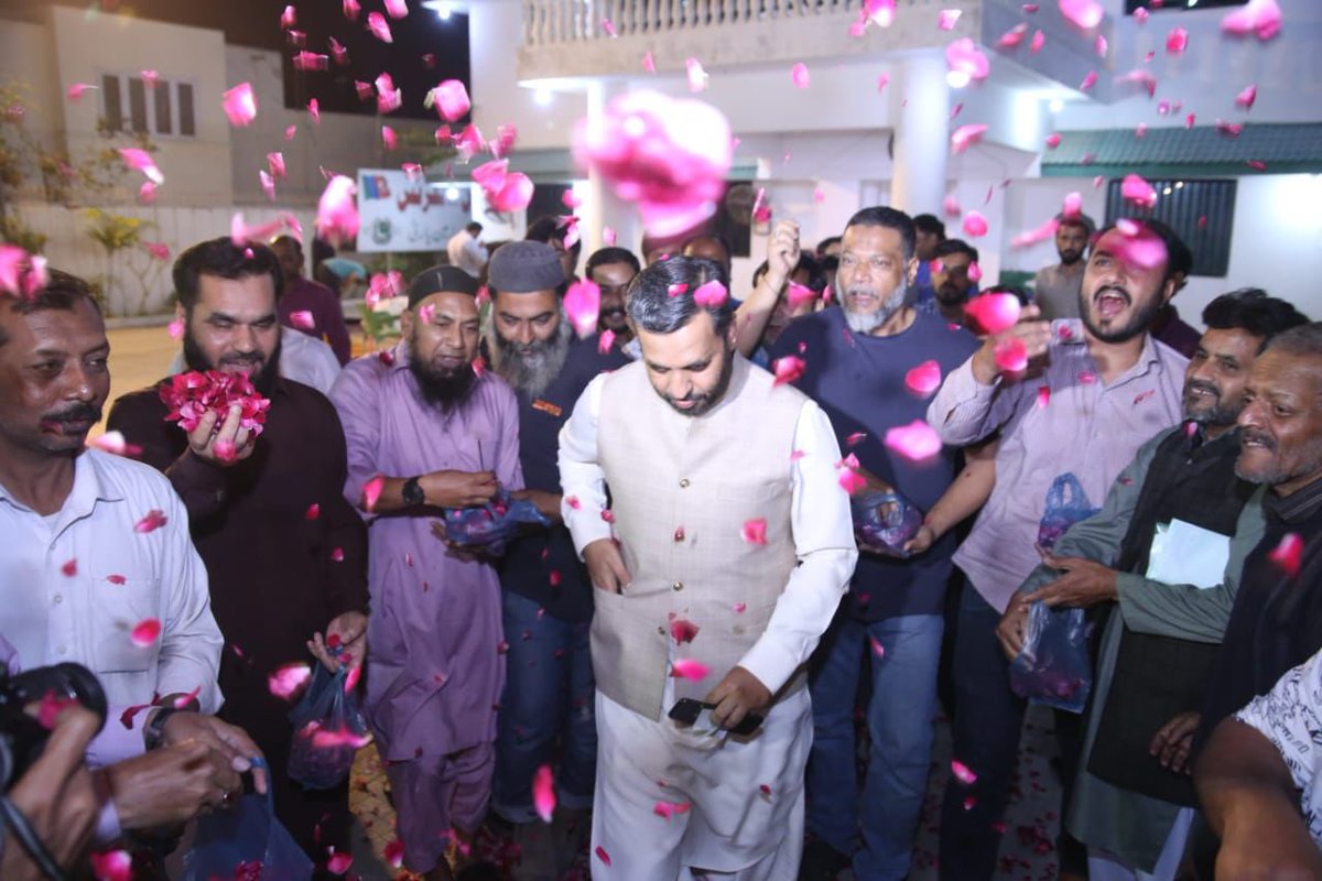 Nadirqureshi's tweet photo. Real leadership is not about power, it’s about restoring hope. Mustafa Kamal and Anis Kaimkhani chose reconciliation over chaos and Karachi chose peace. #ShukriyaKamalAnis https://t.co/Un9ZvPKb2u