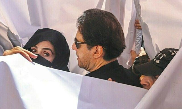 i_mAfridi's tweet photo. Islamabad Court Grants Bail to Imran Khan and Bushra Bibi in Toshakhana Case https://t.co/1o3r8cUUVH