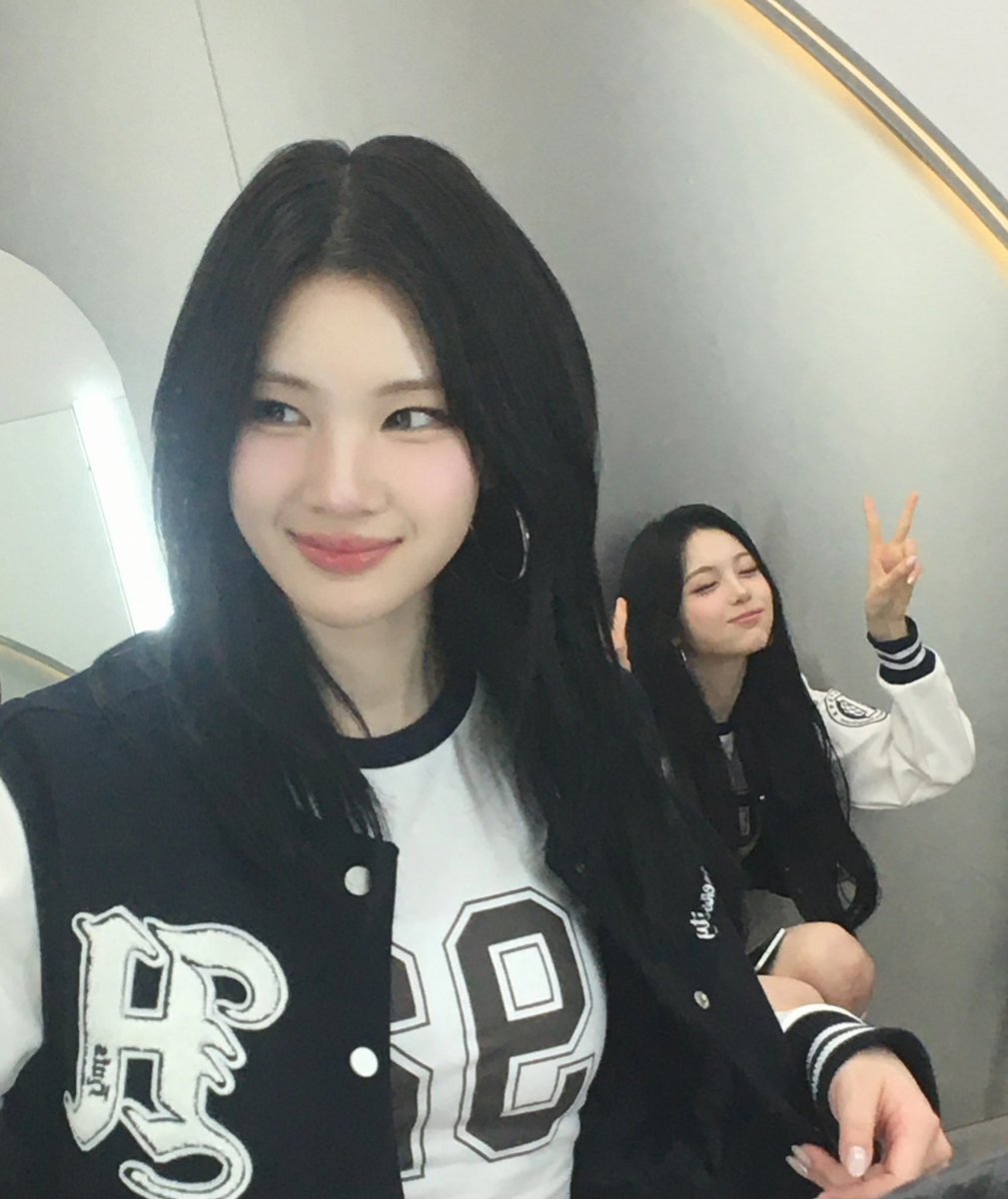 260303 #JUUN weversw post with #IAN

#Hearts2Hearts #하츠투하츠 #H2H
<a href="/Hearts2Hearts/">Hearts2Hearts</a>