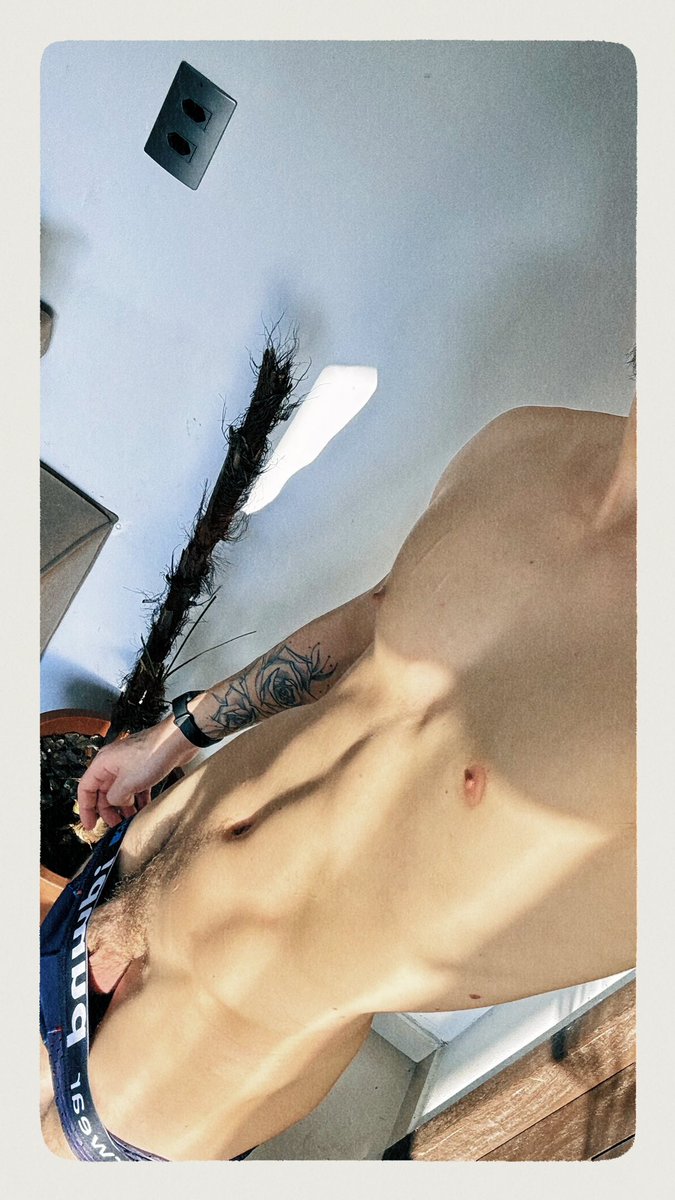 taeoque's tweet photo. vitamina D é importante ☀️ https://t.co/7hyHrAXVUE