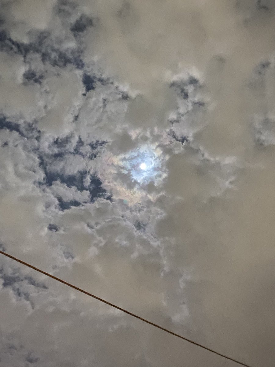 heard we're sharing our cloudy moon pics🫶