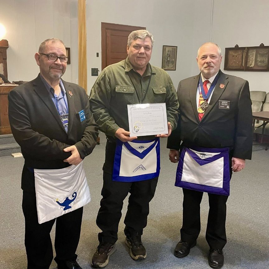 royalscofields1's tweet photo. Congratulations to WB Jerry King on receiving his Pillar of the Craft certificate awarded at Germantown Lodge’s stated meeting!! Presenting were DEO Jeffrey Neal &amp; RWB Ron Mulkey RSS No. 31! https://t.co/6evbeQew4a