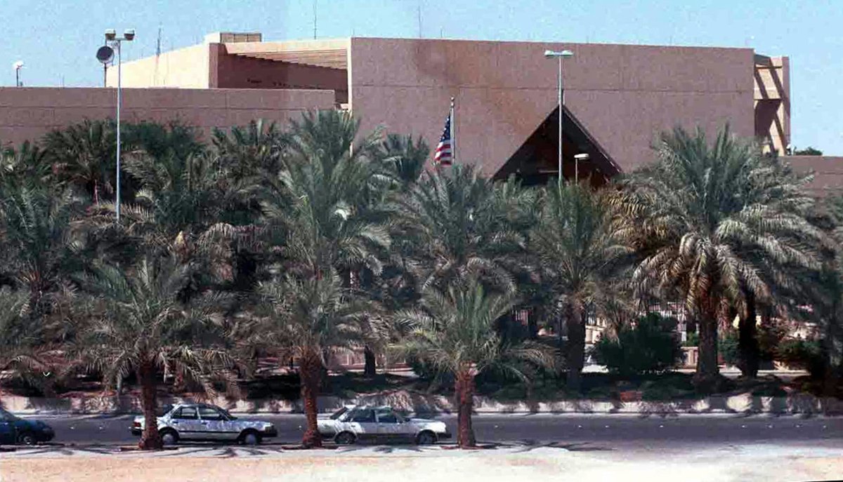 🇺🇸🇸🇦⚔️🇮🇷

💥🚨 تسبب هجوم متعدد الطائرات بدون طيار إيراني على سفارة الولايات المتحدة في الرياض في أضرار هيكلية، وانهار السقف جزئيًا، وملأ المبنى بالدخان.

المصدر: واشنطن بوست