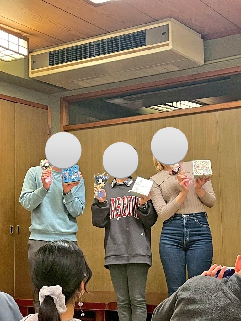 kurecorder's tweet photo. 閏ふぇぶえふの翌日には追いコンを開催し、今年卒業される3人の先輩方を送り出しました！

レクリエーションとして毎年行っている「ババ抜き最強王・最弱王決定戦」では、最強王と最弱王に冠が贈呈されました😂

先輩方、今まで���当にありがとうございました😭😭😭これからも応援しています💪🔥 https://t.co/qkvrJGfqoE