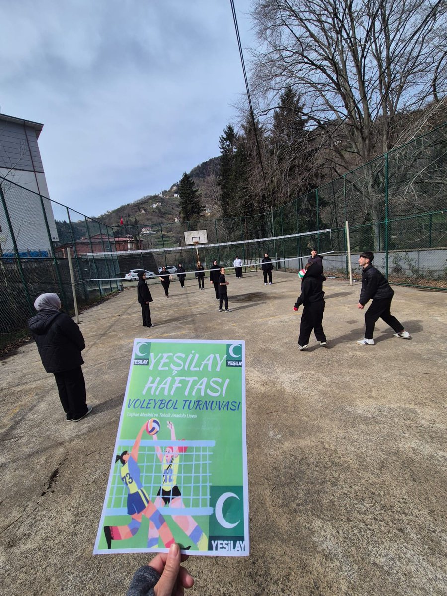 Yeşilay Haftası kutlamaları kapsamında Taşhan MTA Lisesinde Voleybol Turnuvası düzenlendi. Yeşlay Kulübü Öğretmeni Mümine Eyüp ve katılım sağlayan öğrencilerimize teşekkür ediyor,başarılar diliyoruz  <a href="/1920yesilay/">Yeşilay</a> <a href="/Yesilay_Trabzon/">YEŞİLAY TRABZON ŞUBESİ</a> <a href="/mehmetDinc1920/">Mehmet Dinç</a> <a href="/OfFenLisesi/">Of Fen Lisesi</a> <a href="/ofmem1/">Of İlçe Milli Eğitim Müdürlüğü</a>