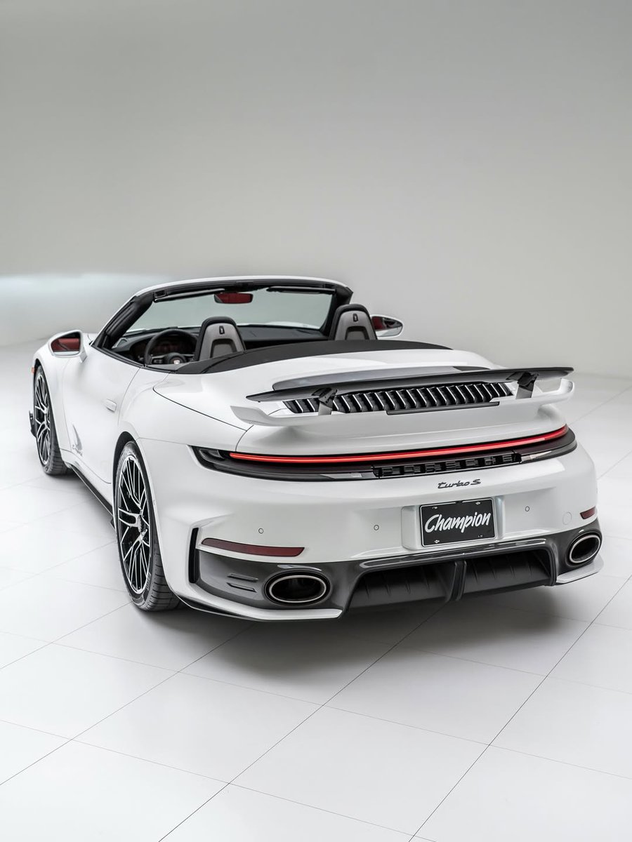 competitionreal's tweet photo. Porsche 911 Turbo S 🤍 https://t.co/eBDxJKLbip