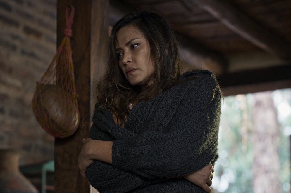 PasdeGavilanes's tweet photo. #PasiónDeGavilanes2 #PDG48 La policía registra la casa de Romina. https://t.co/7ZGZwzE9CA