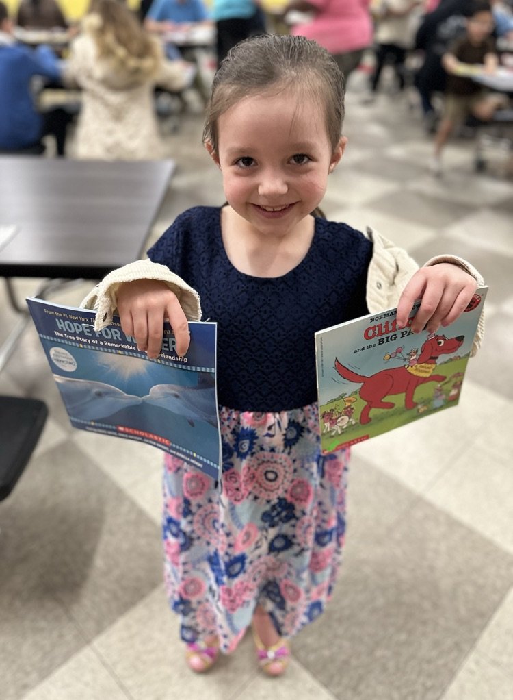 WestEndWolves's tweet photo. Our Bingo for Books Literacy night was a big success as we gave away hundreds of books to our students! Thank you for joining us for this fun event! #GrowingReadersOutWest https://t.co/jT9smxn16M