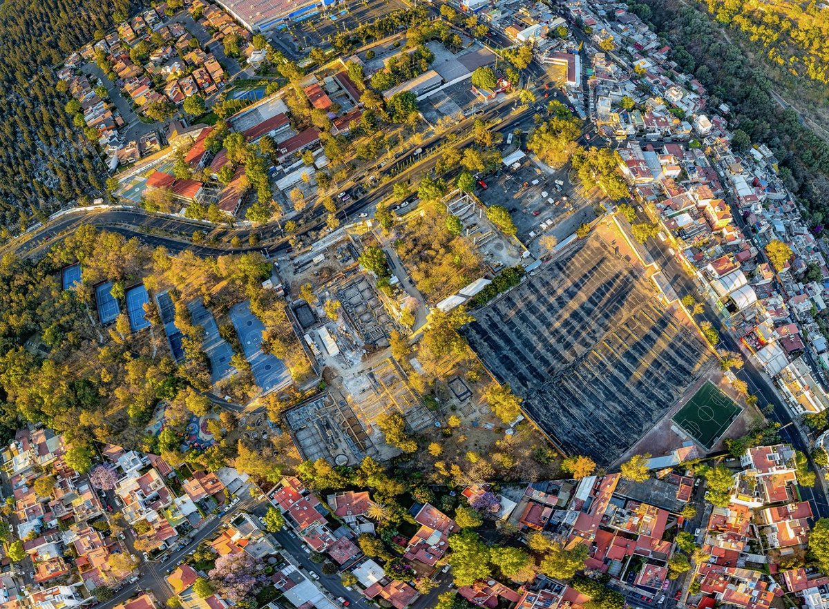 CteCiudAmpAlpes's tweet photo. Publicaremos imágenes aéreas del Parque Las Águilas Japón hasta que el @GobCDMX publique la información técnica, presupuesto y cronograma de la UTOPIAS y nos facilite el acceso para comprobar que no se están afectando árboles y áreas verdes como se ofreció @SOBSECDMX @AlcaldiaAO https://t.co/BZgqPtEbIU