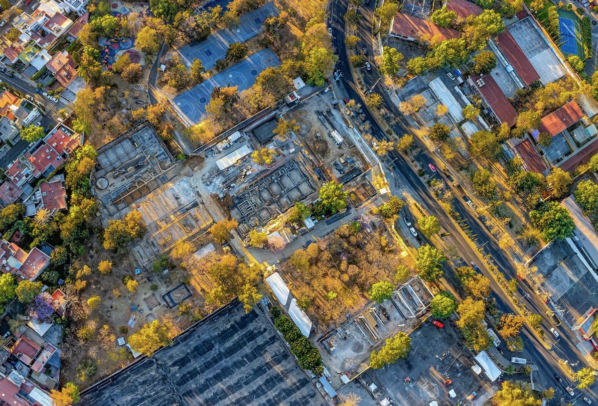 CteCiudAmpAlpes's tweet photo. Publicaremos imágenes aéreas del Parque Las Águilas Japón hasta que el @GobCDMX publique la información técnica, presupuesto y cronograma de la UTOPIAS y nos facilite el acceso para comprobar que no se están afectando árboles y áreas verdes como se ofreció @SOBSECDMX @AlcaldiaAO https://t.co/BZgqPtEbIU