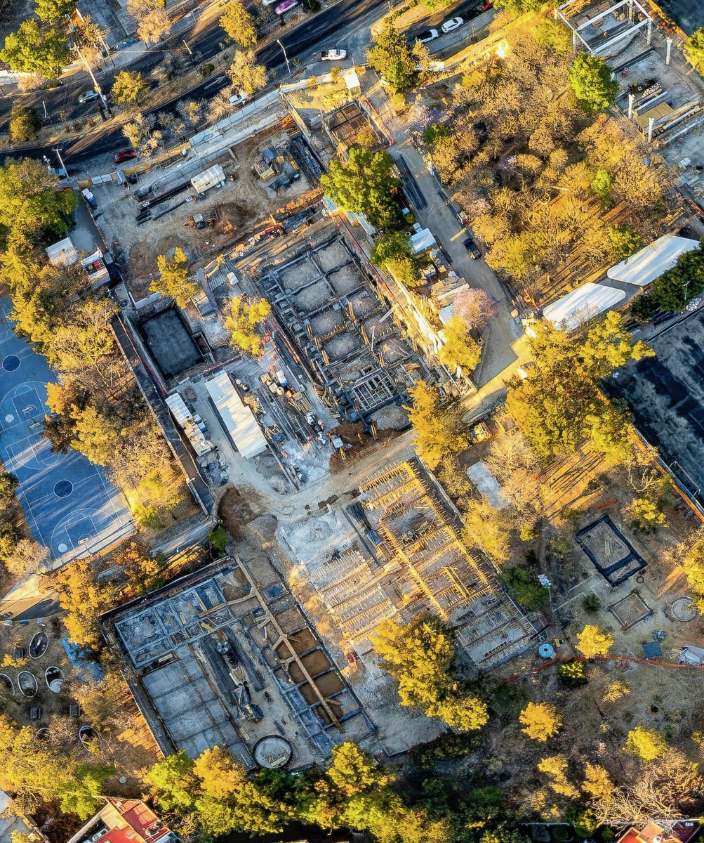CteCiudAmpAlpes's tweet photo. Publicaremos imágenes aéreas del Parque Las Águilas Japón hasta que el @GobCDMX publique la información técnica, presupuesto y cronograma de la UTOPIAS y nos facilite el acceso para comprobar que no se están afectando árboles y áreas verdes como se ofreció @SOBSECDMX @AlcaldiaAO https://t.co/BZgqPtEbIU