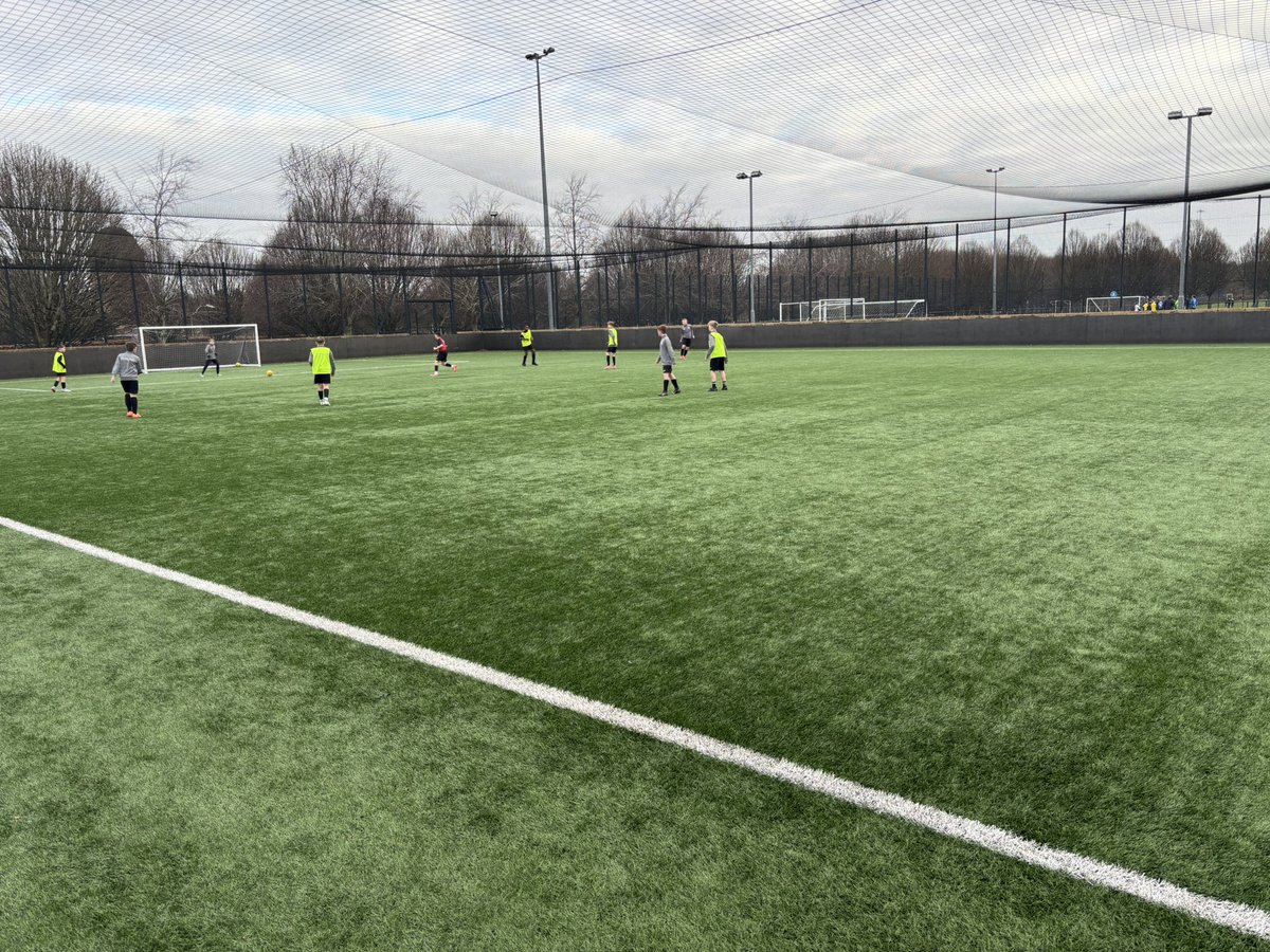 2014Yett's tweet photo. The Whites squad were working hard in training over the weekend in preparation for the CLYFA league starting back this weekend 💪🏼⚽️ https://t.co/iztYoWchBU