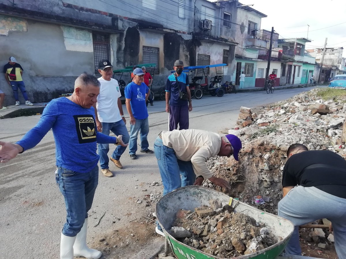 Realizan trabajos de higienización la Delegación Territorial del CITMA Villa Clara en el Hospital Provincial Celestino Hernandez