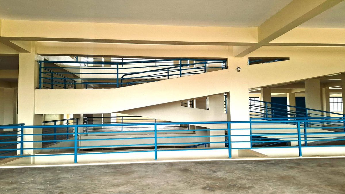 PHIAMAX's tweet photo. Nakuru County, under Gov @susankihika, has taken over the new Ziwani Multi-purpose Market.
The modern facility in Biashara Ward will decongest old markets and provide traders with a safe, organized space.
#FocusedOnServiceDelivery https://t.co/5cKw2iyOPZ