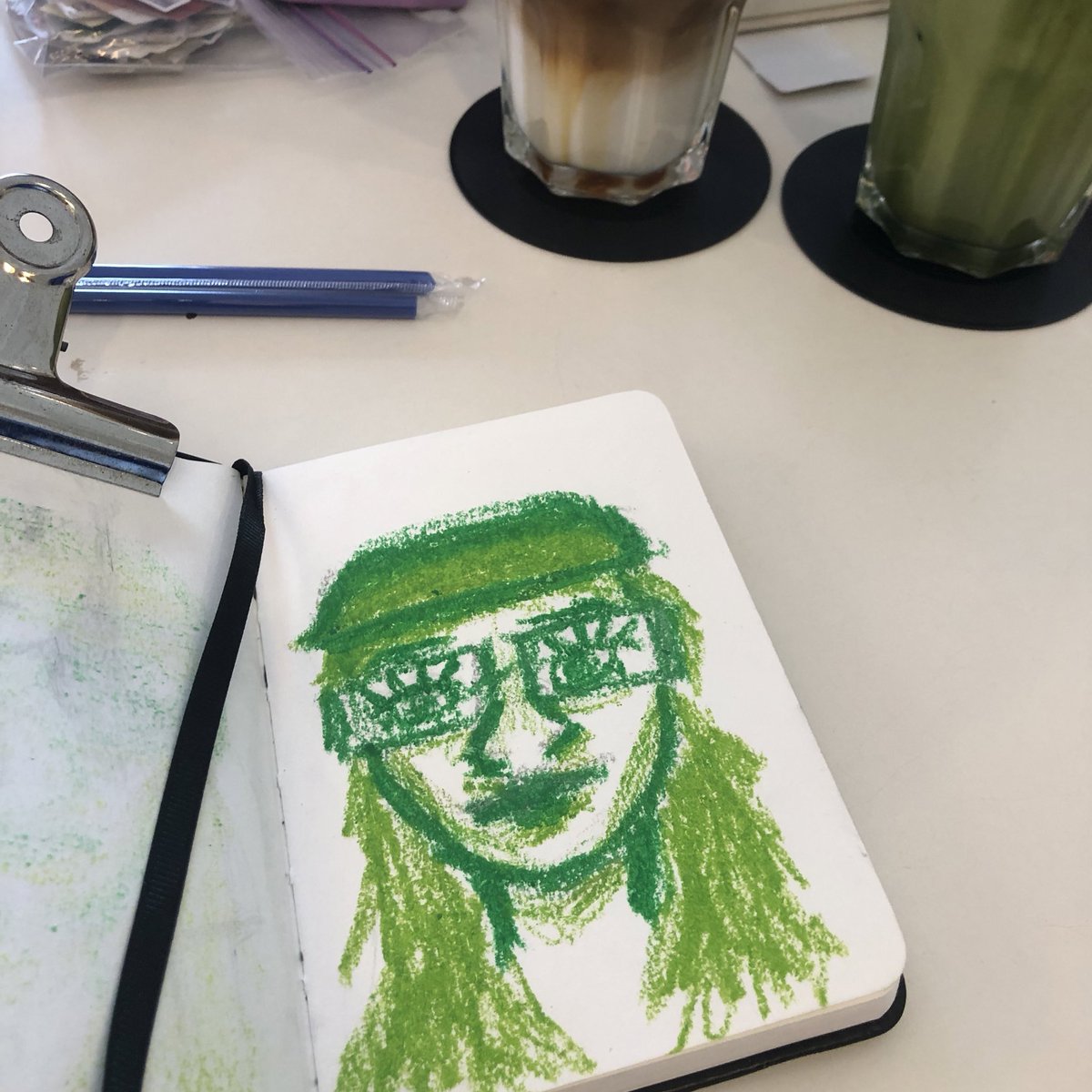hobinanamilk's tweet photo. been a while!!! 🥴🎧🧩 https://t.co/B9CaRU57bS