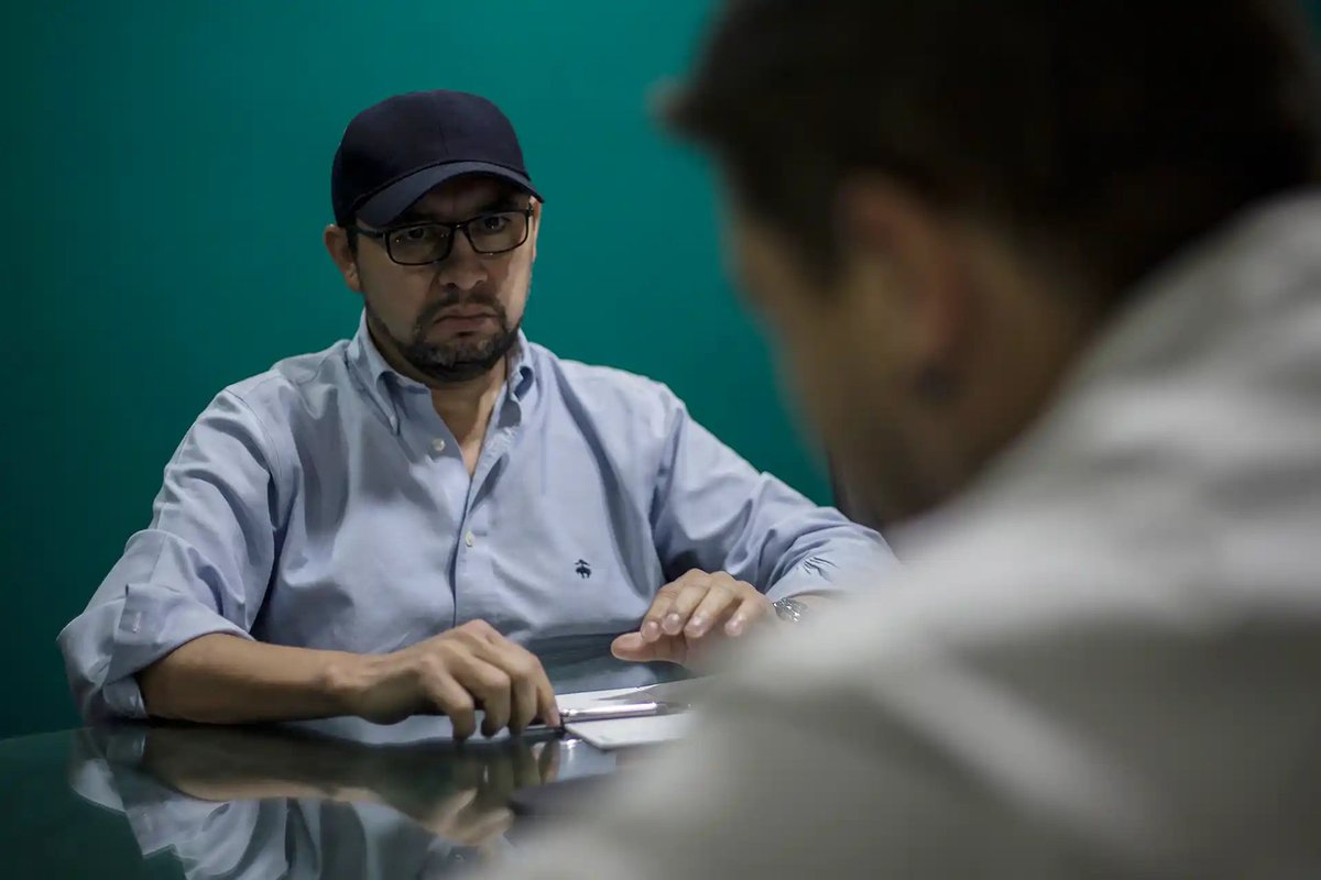 ARCHIVO | Porfirio Chica es un propagandista que trabaja para quien le paga, ya sea un expresidente de derecha, un exfiscal corrupto o el actual régimen de Bukele. 

En 2019, El Faro descubrió que Chica manejaba una red de opinadores a sueldo a quienes mandaba a televisión y