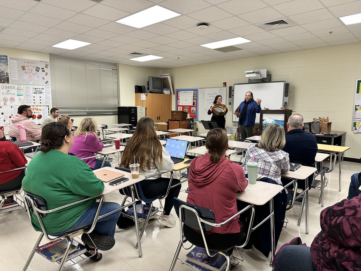 Ashley Ponscheck tweet media