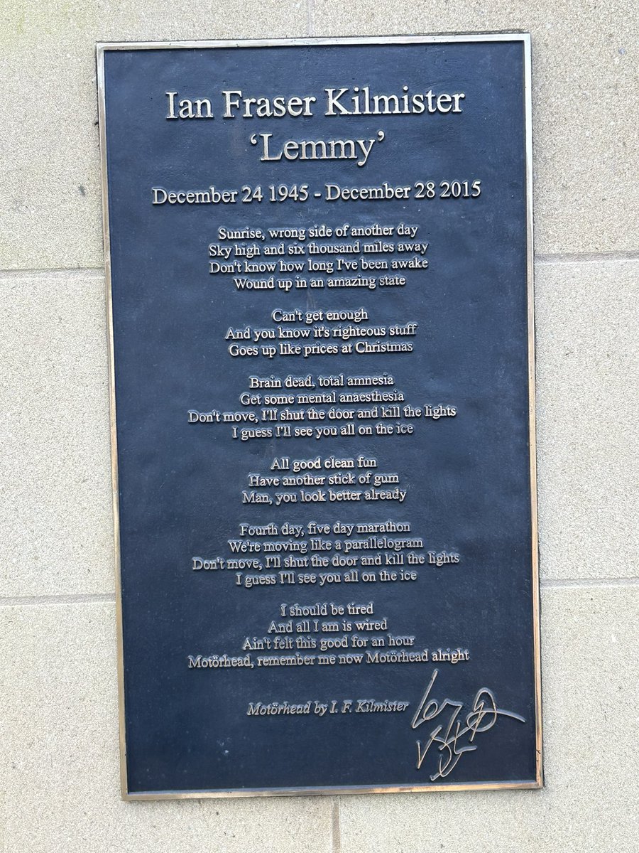 groovesvillewkd's tweet photo. Made the pilgrimage at last #Lemmy #Burslem ๐คโ ๏ธ๐ฅ https://t.co/XaQvIwc5Zm