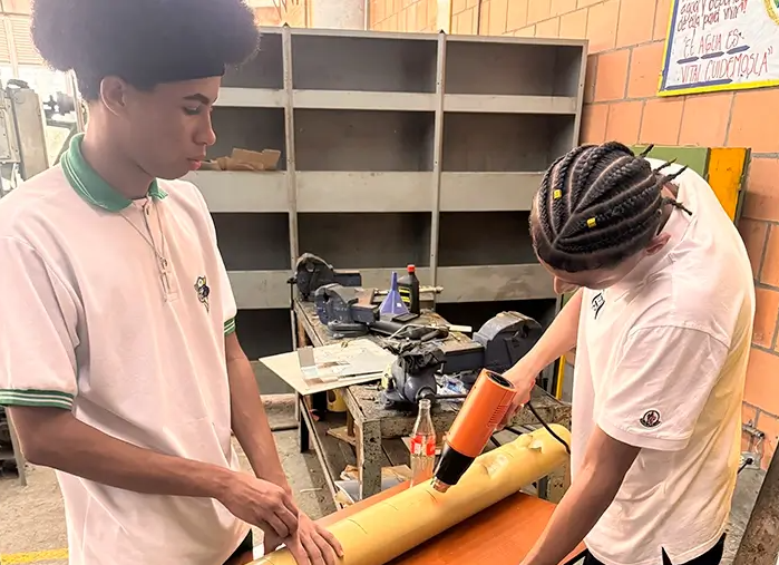 La Institución Universitaria EAM dio inicio a su proceso de articulación educativa con el Instituto Técnico Industrial Armenia (ITI), en la ciudad de Armenia, a través del programa de Ingeniería Mecatrónica.
eam.edu.co/iti-eam-juntos…