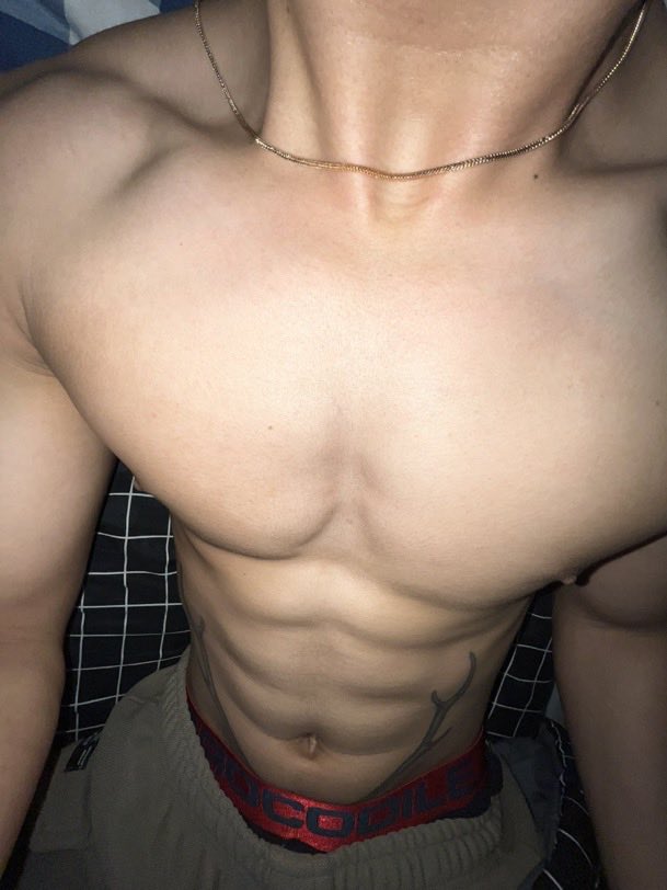Thedudeszone's tweet photo. the face                                         the body https://t.co/BV1D4RrvJ6