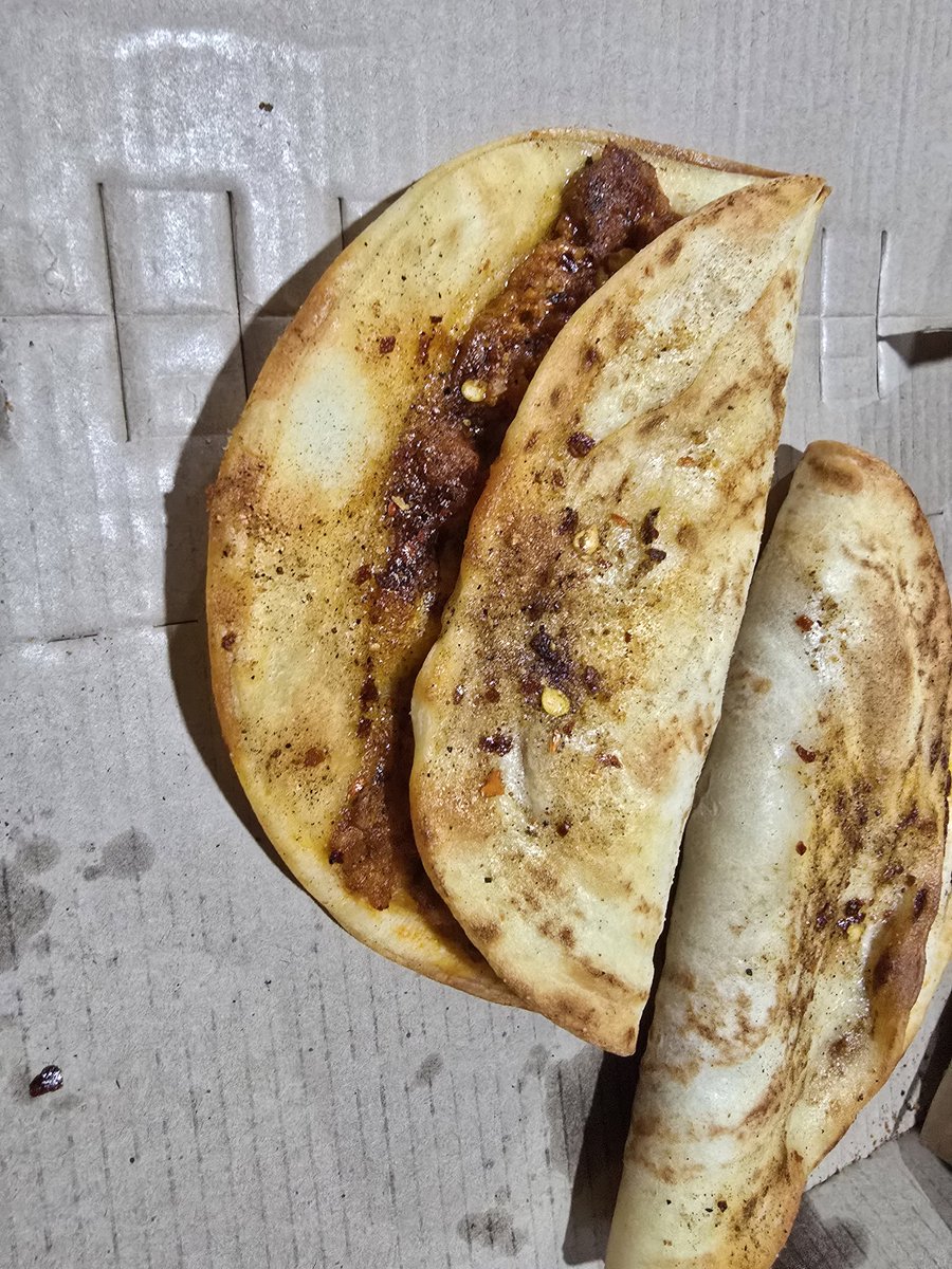 AsleeDidoSen's tweet photo. Order Id. 101
DPI67235
Ordered non veg tandoori tacos from @dominos_india @dominos &amp; they served me empty tacos. Nothing is inside the tacos. Just sauce. What is this dominos? https://t.co/yll7HBoMsY