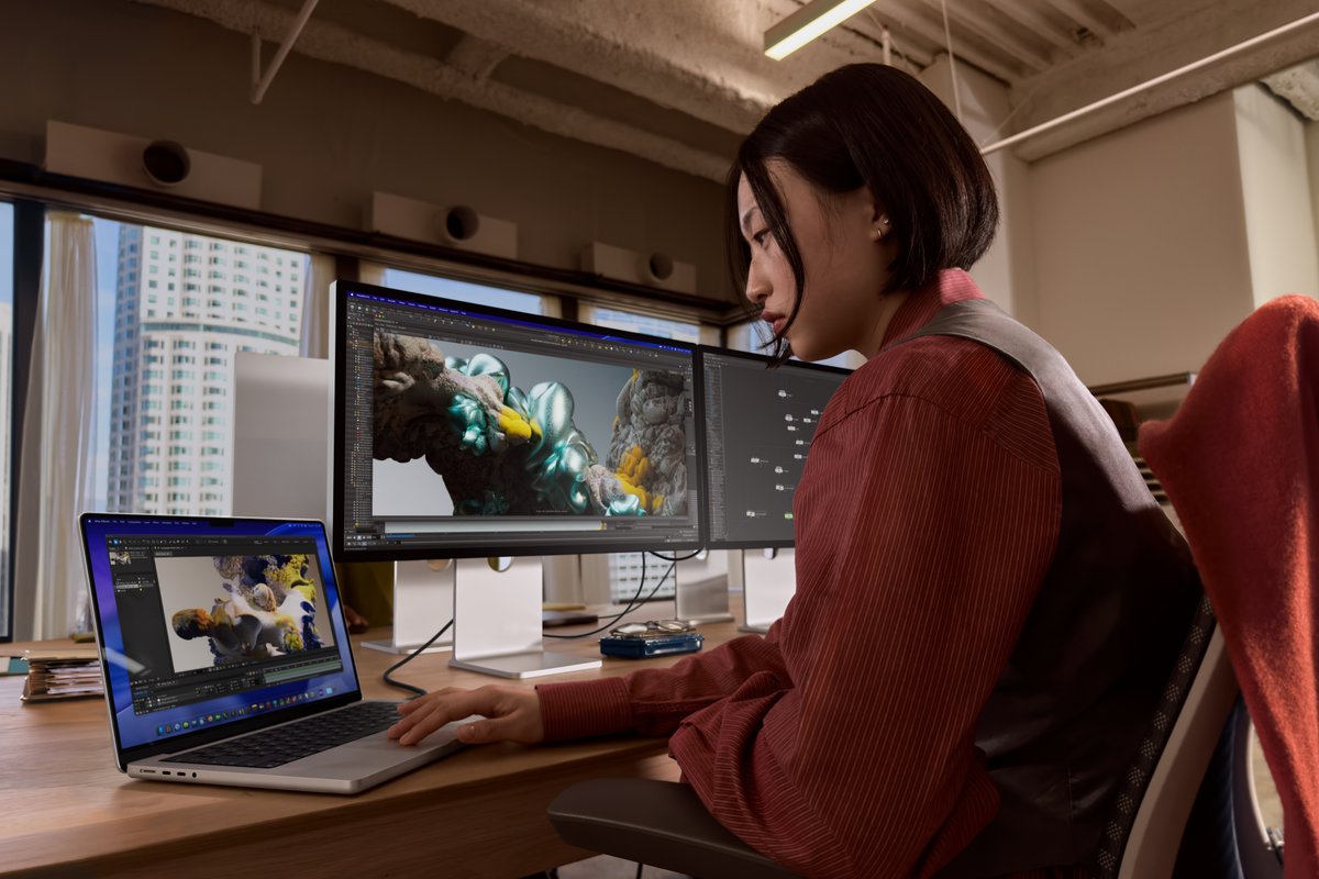appltrack's tweet image. The new Apple Studio Display XDR features a new 27-inch screen with 120Hz ProMotion.

It has a 5K mini-LED panel with 2,304 local dimming zones, 12MP Center Stage front camera, studio mics and speakers and two Thunderbolt 5 ports.

It starts at $3,299.