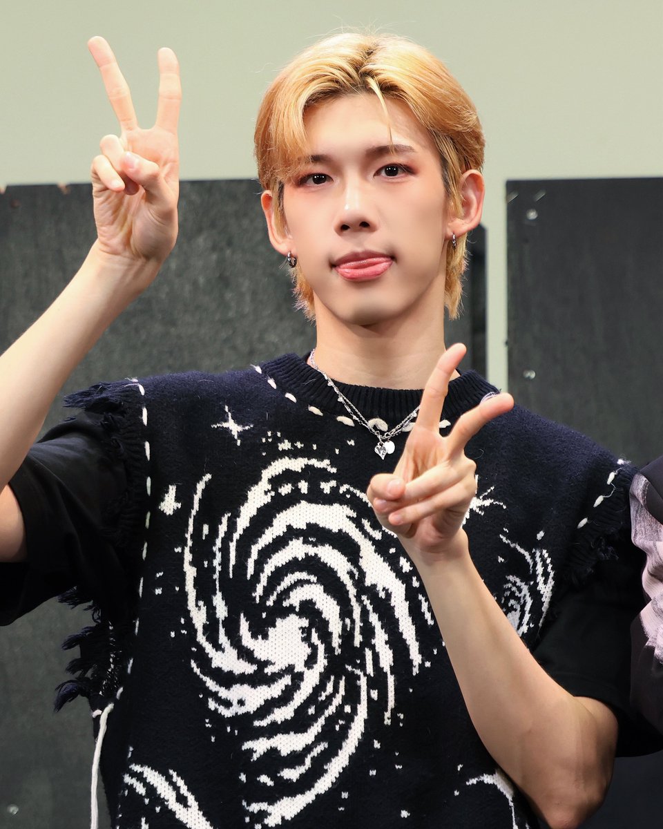 Just_babyLove_'s tweet photo. 260227 나고야공연
.
너무 귀여운 내큰강아지𐔌՞⁔•͈ ·̫ •͈⁔՞𐦯🐾🩵
.
#트리거 #아토 #TRIGER #ATO https://t.co/UggORHmOSB