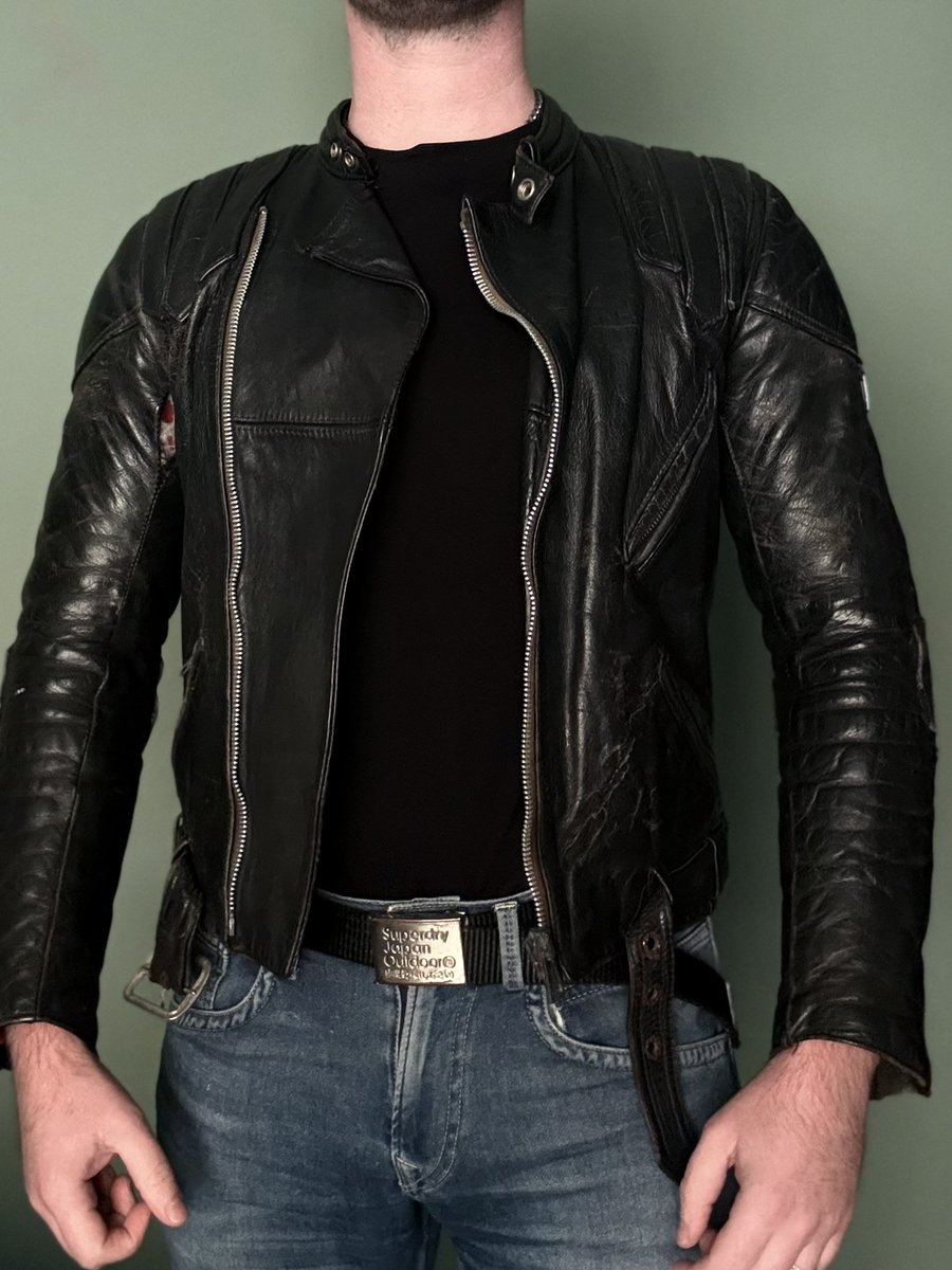 Selling my vintage biker jacket. 
DM for more info. 

<a href="/second_skin_co/">Second Skin</a> 

#leather #vintage #biker #leatherjacket
