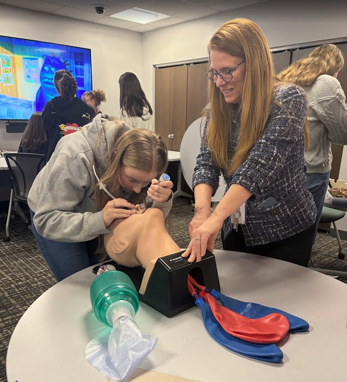 MrRininger's tweet photo. Step inside the lab! 🧪 Mrs. Bey's class took their learning on the road today for an incredible visit to the Wasson Center at @NEOMEDedu. Our students are gaining invaluable real-world experience in a professional medical setting! 🩺✨ #ourbmsa #STEM #FutureMed #HandsOnLearning https://t.co/Ue0F6kmzne
