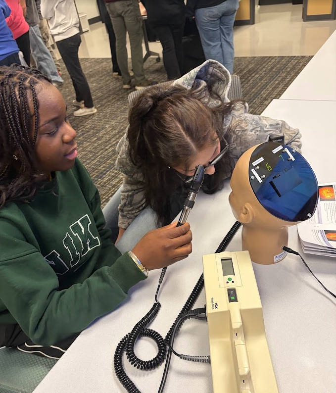 MrRininger's tweet photo. Step inside the lab! 🧪 Mrs. Bey's class took their learning on the road today for an incredible visit to the Wasson Center at @NEOMEDedu. Our students are gaining invaluable real-world experience in a professional medical setting! 🩺✨ #ourbmsa #STEM #FutureMed #HandsOnLearning https://t.co/Ue0F6kmzne