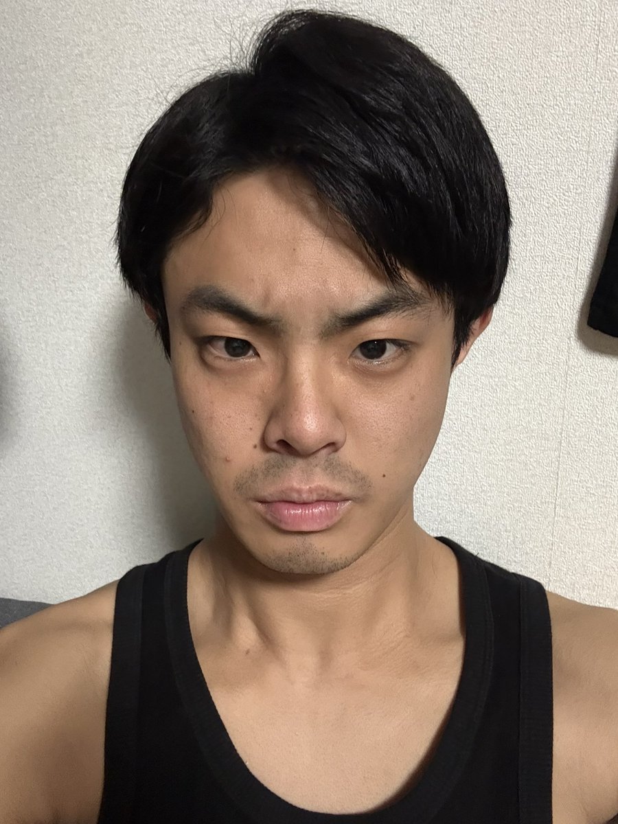 坊主記録326日目🧑‍🦲 うまく写真撮れなくて、なんか怒ってるみたい笑