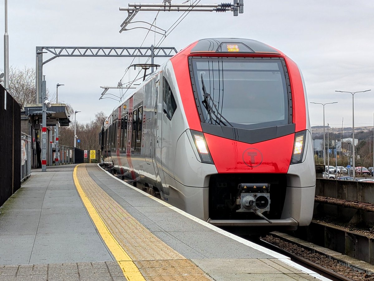 DownOnTheStour's tweet photo. Aberdare โ
Another Valley line ticked off. Bizarre set-up here โ two platforms split apart and officially classed as separate stations....interesting ๐
#DOTS #trainphotography #railwayphotography #TFW #class756 #stadler #trimode #valleys https://t.co/tLe3twpdxB