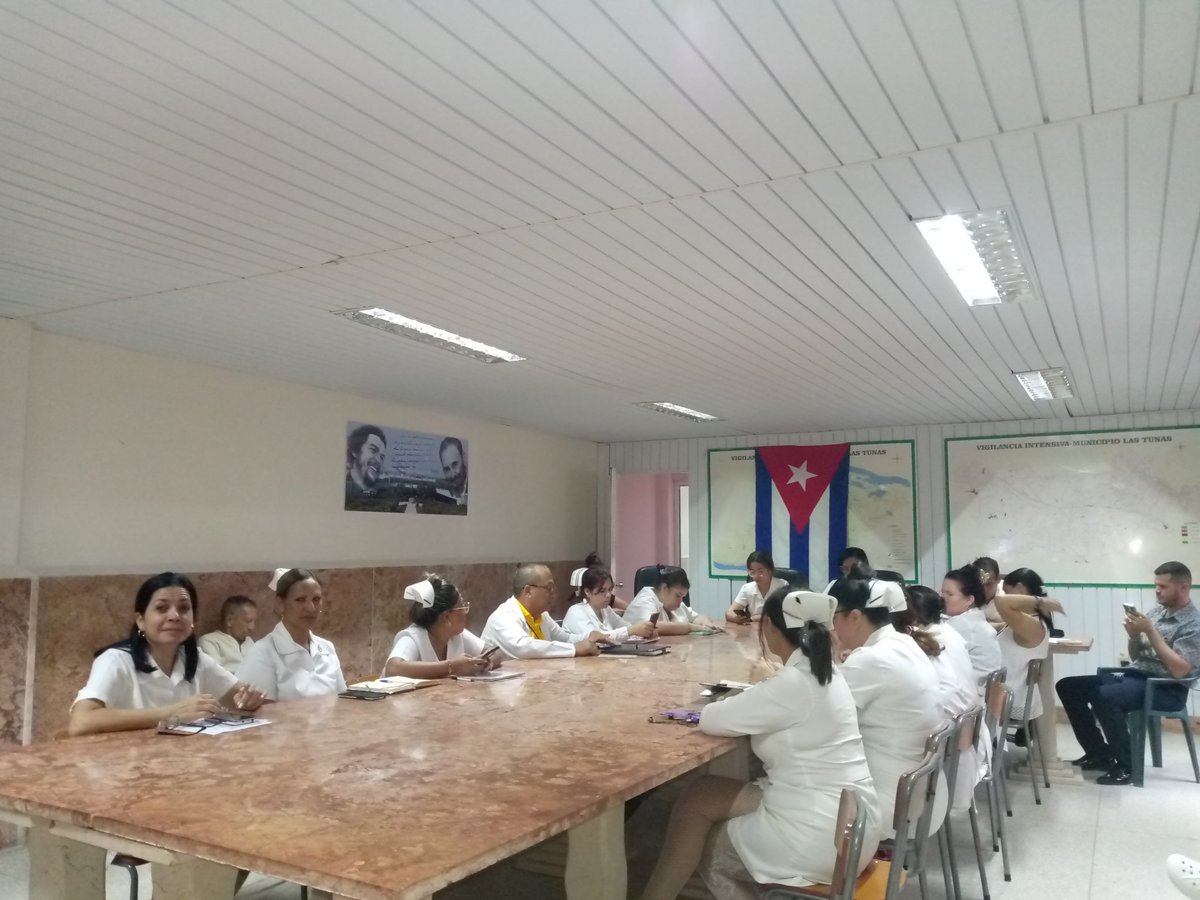 🏥El colectivo de la mayor institución hospitalaria del territorio tunero activo en la defensa de nuestras conquistas desde las redes sociales #CubaEstáFirme #LasTunas #HospitalGuevara <a href="/MINSAPCuba/">Ministerio de Salud Pública de Cuba</a> <a href="/japortalmiranda/">José Angel Portal Miranda</a> <a href="/YelenysLasTunas/">Yelenys Tornet Menéndez</a> <a href="/LorenzoOsbel/">Osbel Lorenzo</a> <a href="/DrRobertoMOjeda/">Dr. Roberto Morales Ojeda</a> <a href="/marianela7772/">Marianela</a>